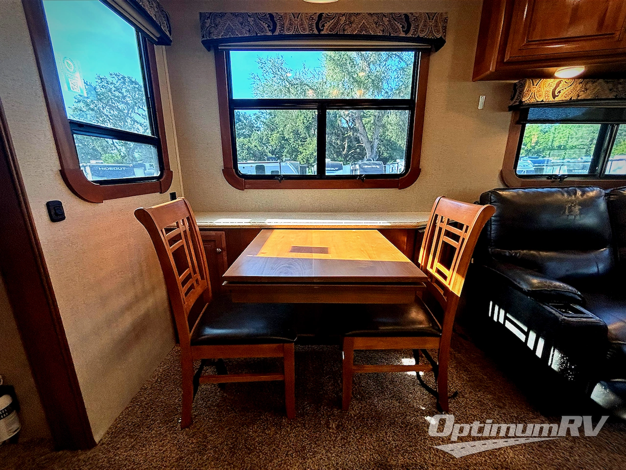 2017 Redwood Redwood 390WB Photo 6