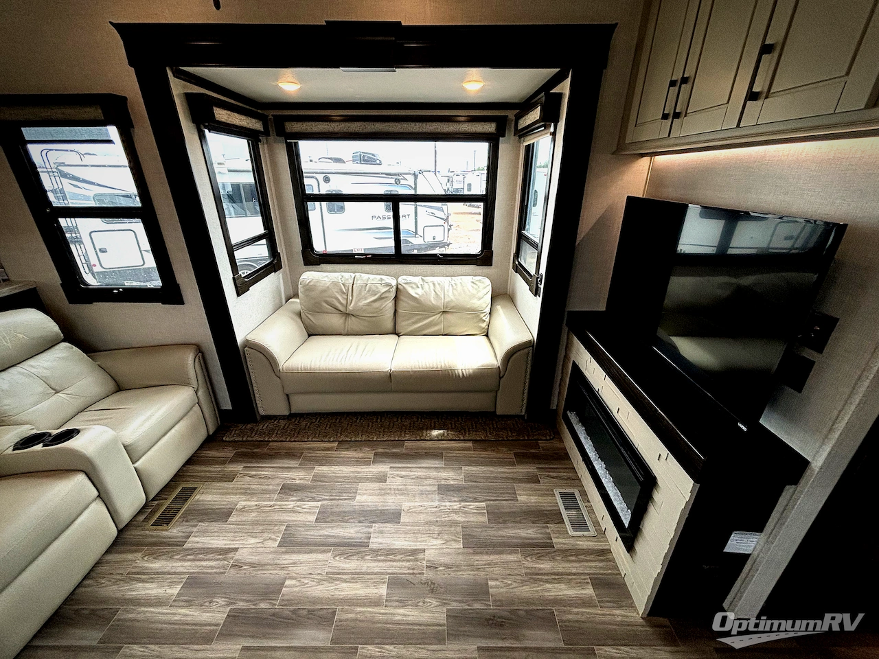 2020 Redwood Redwood 4001LK Photo 6