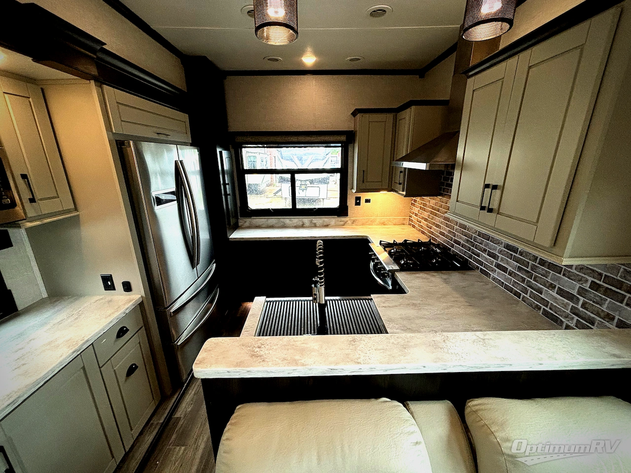 2020 Redwood Redwood 4001LK Photo 8