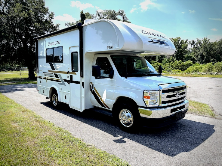 2026 Thor Chateau 19X RV Photo 1