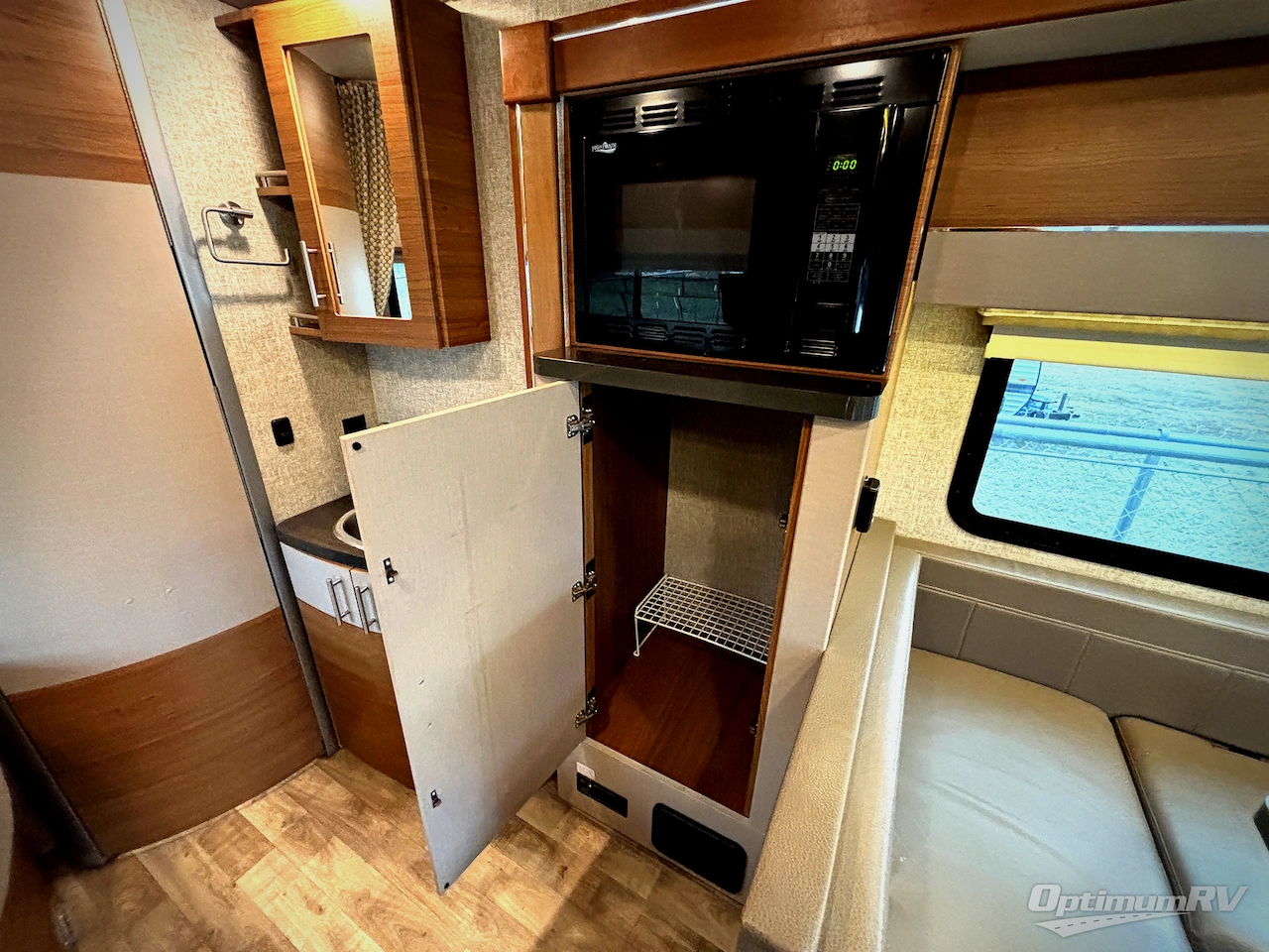 2017 Winnebago View 24J Photo 7