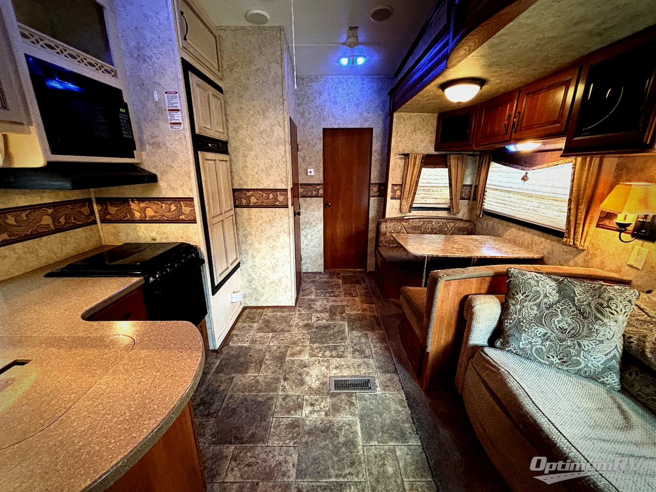 2011 Keystone Montana High Country 333DB Photo 4