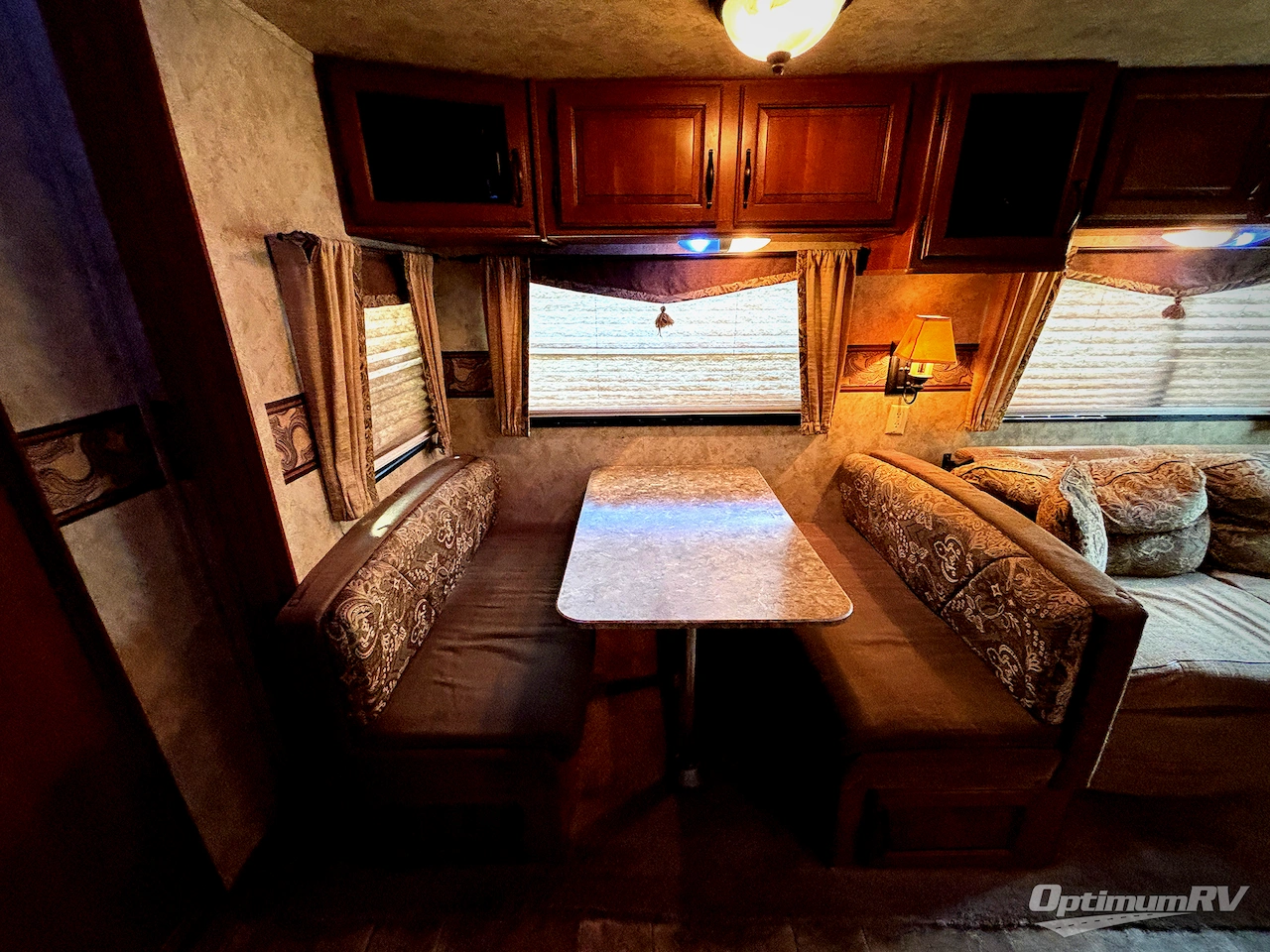 2011 Keystone Montana High Country 333DB Photo 17