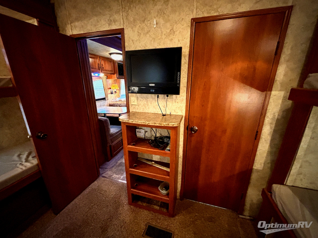 2011 Keystone Montana High Country 333DB Photo 21