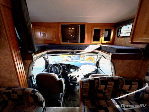 2005 Coachmen Leprechaun 307KS RV Photo 3
