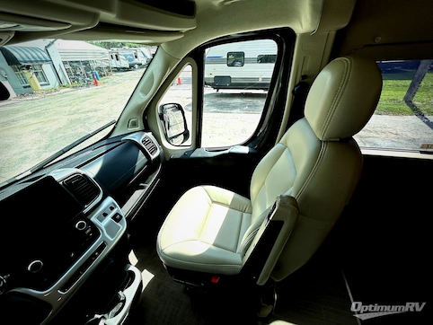 2023 Thor Rize 18M RV Photo 3