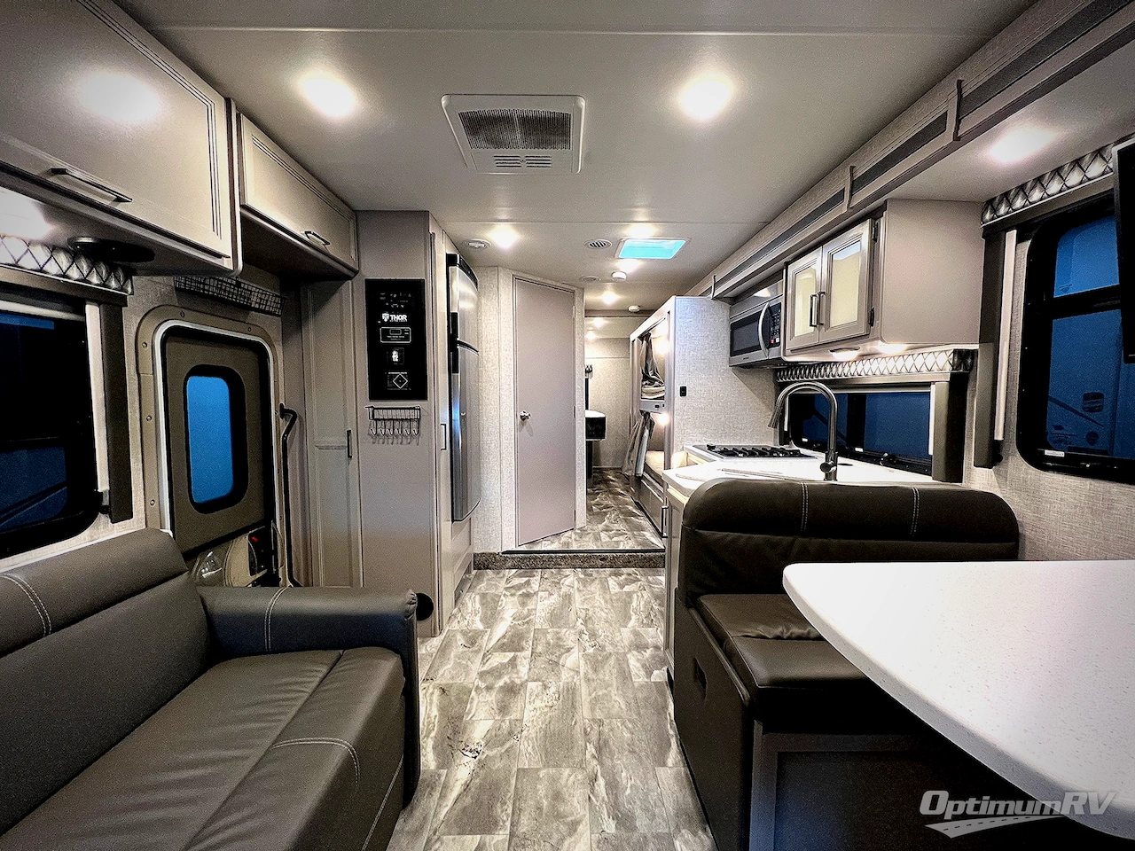 2023 Thor Quantum LF31 E450-V8 Photo 2