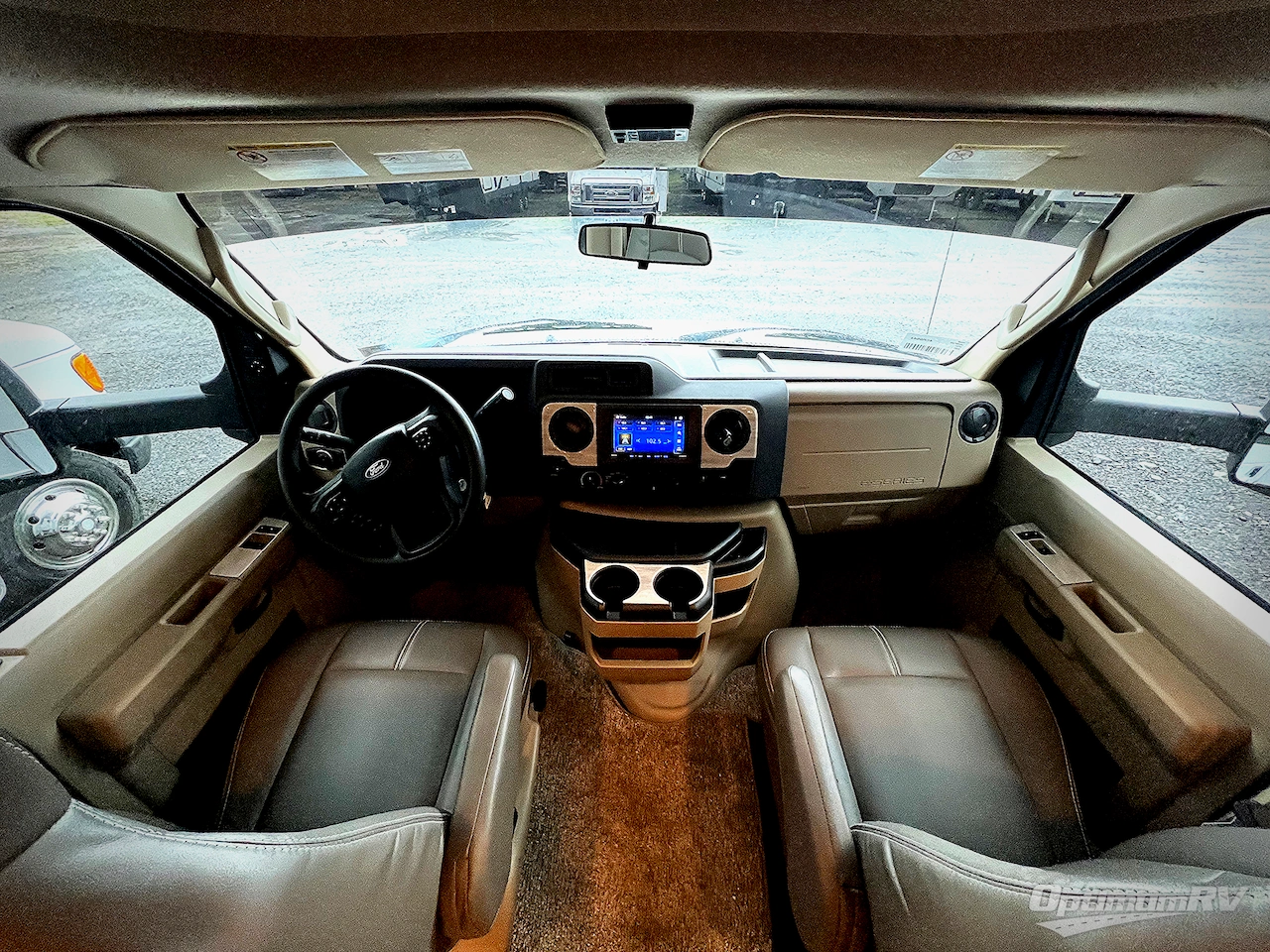 2023 Thor Quantum LF31 E450-V8 Photo 5