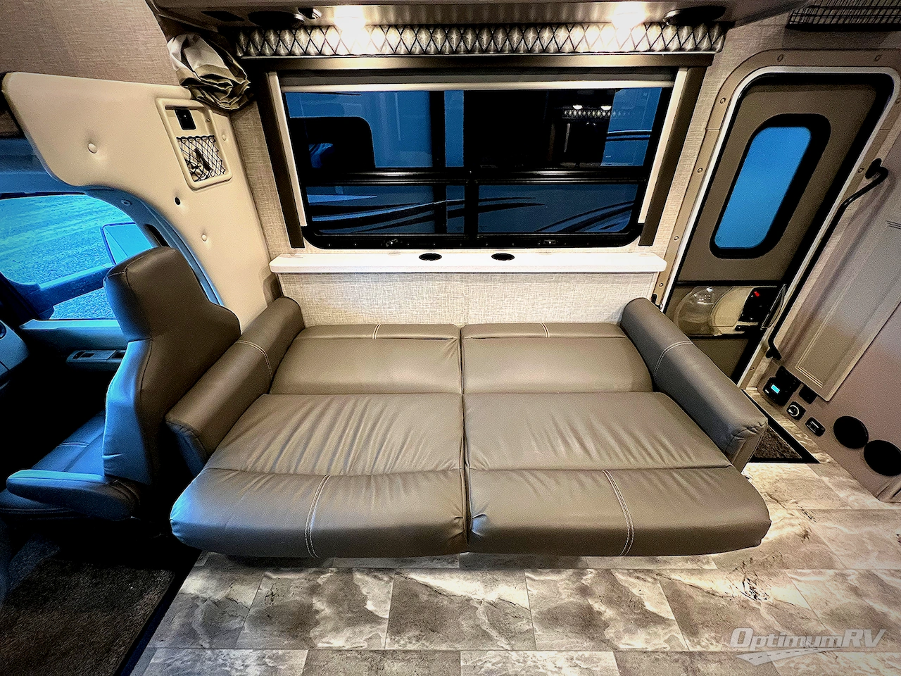2023 Thor Quantum LF31 E450-V8 Photo 8