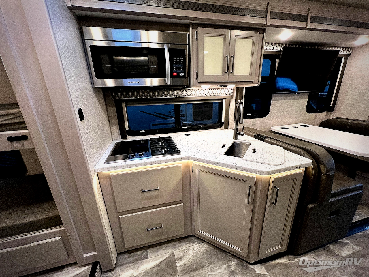 2023 Thor Quantum LF31 E450-V8 Photo 11