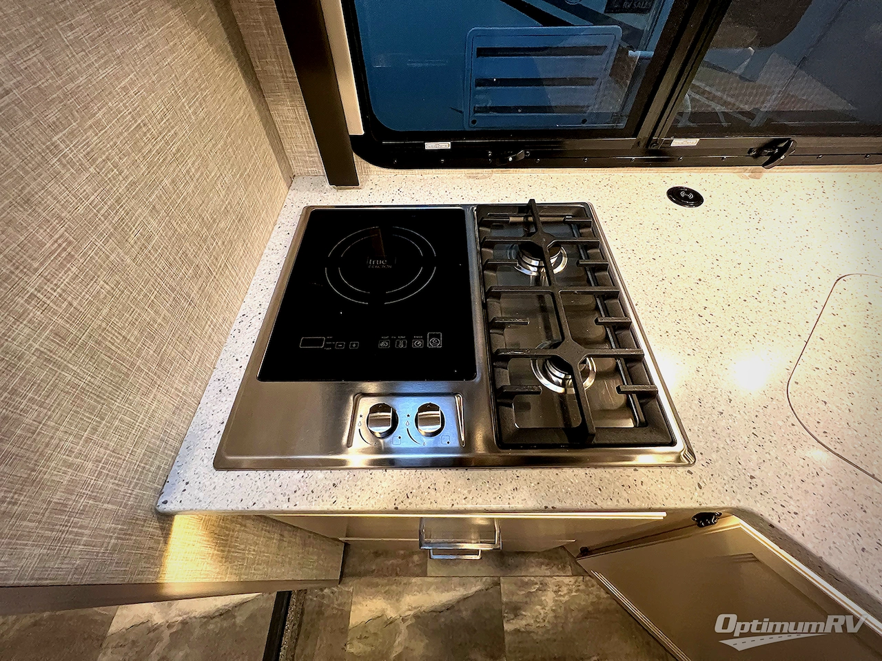 2023 Thor Quantum LF31 E450-V8 Photo 13