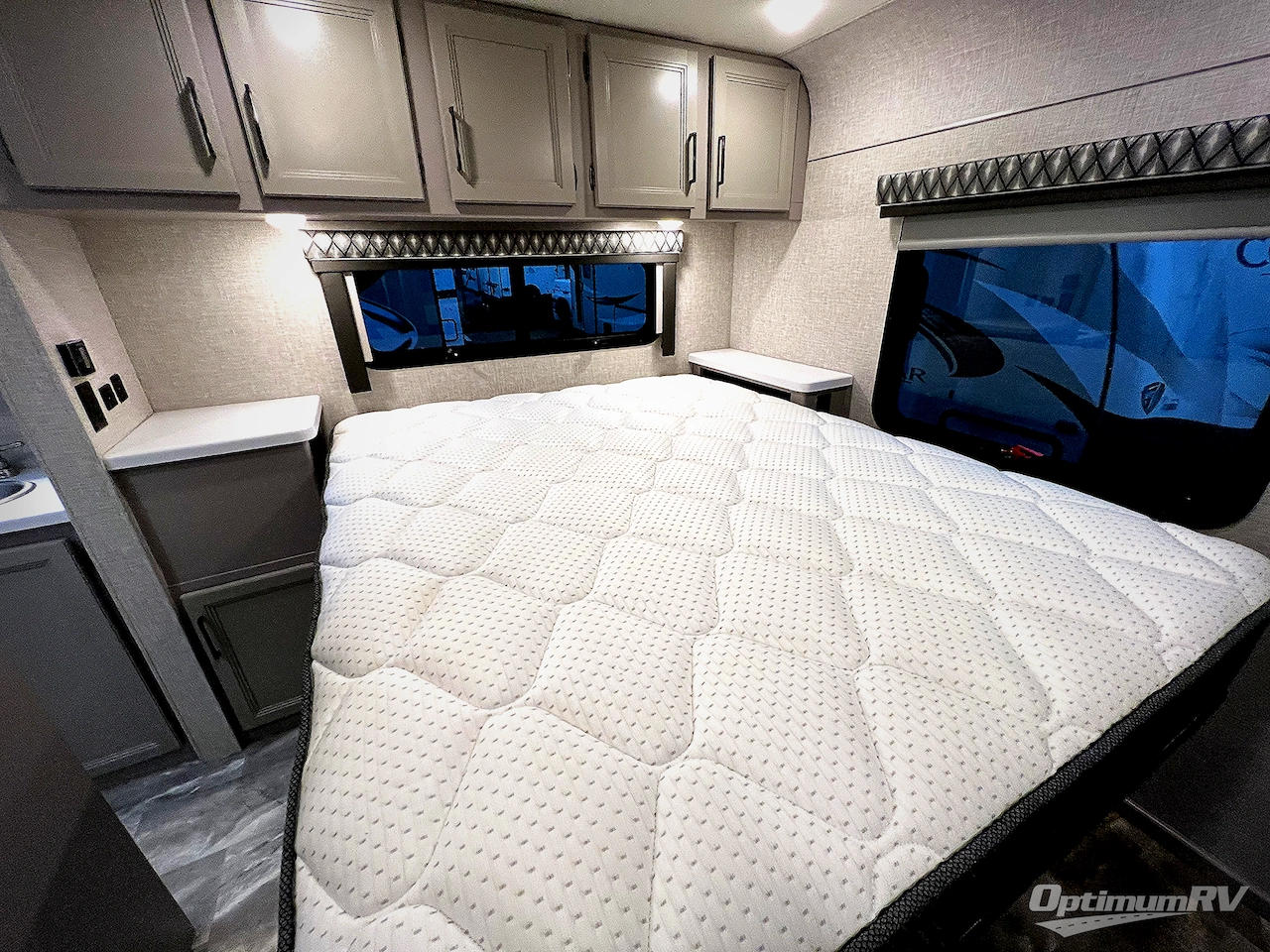 2023 Thor Quantum LF31 E450-V8 Photo 21