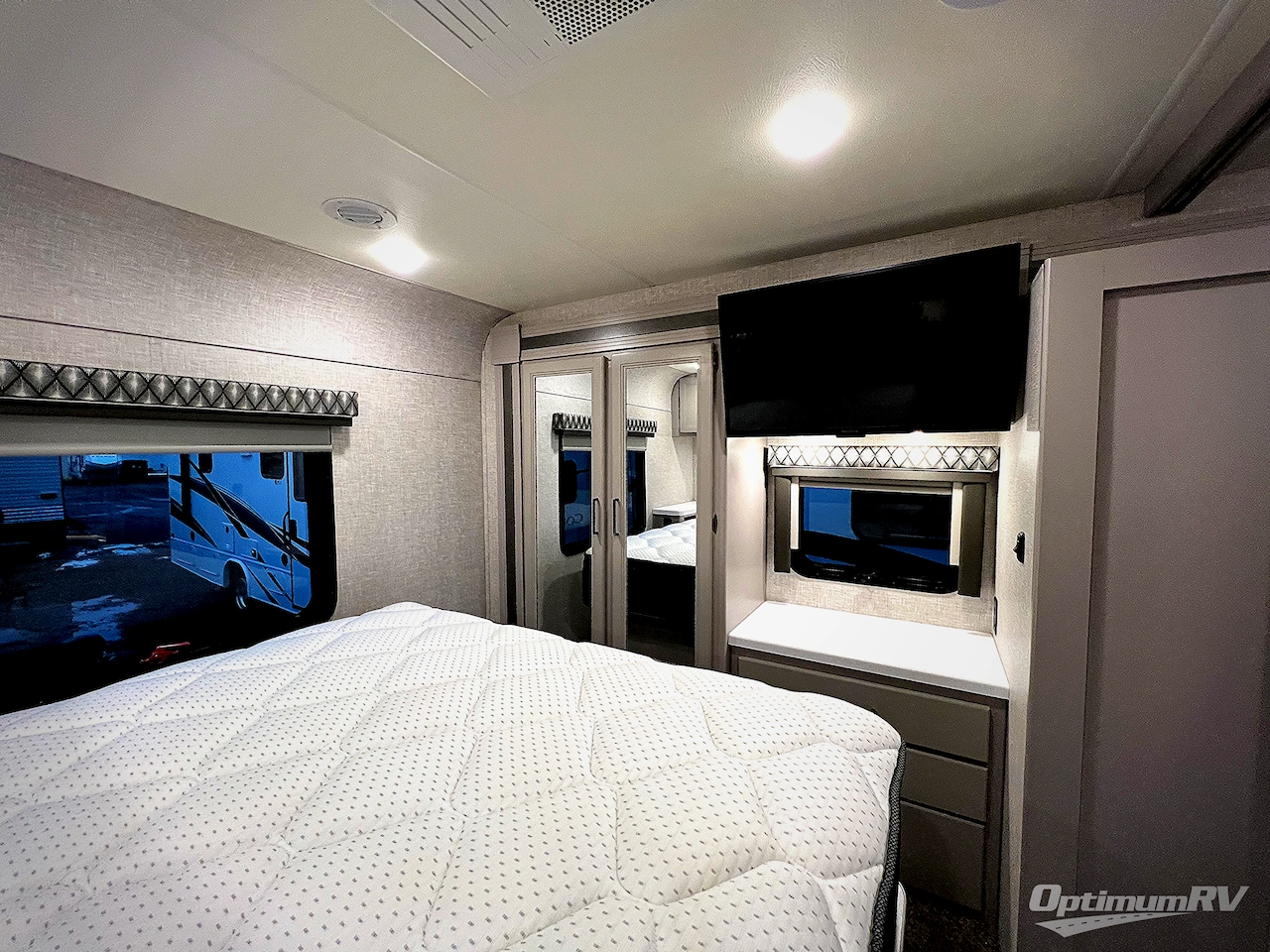 2023 Thor Quantum LF31 E450-V8 Photo 22