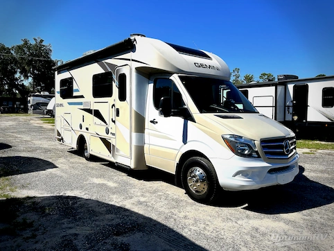 Used 2018 Thor Gemini 24LP Featured Photo