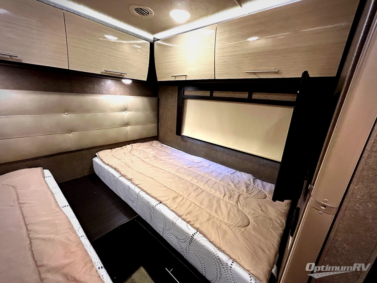 2018 Thor Gemini 24LP Photo 16