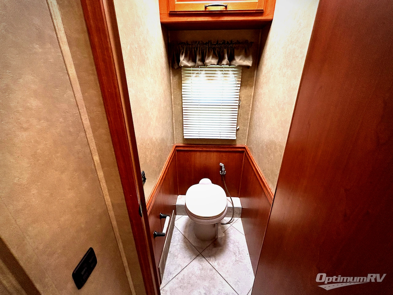 2013 Coachmen Sportscoach Cross Country 405FK Photo 15