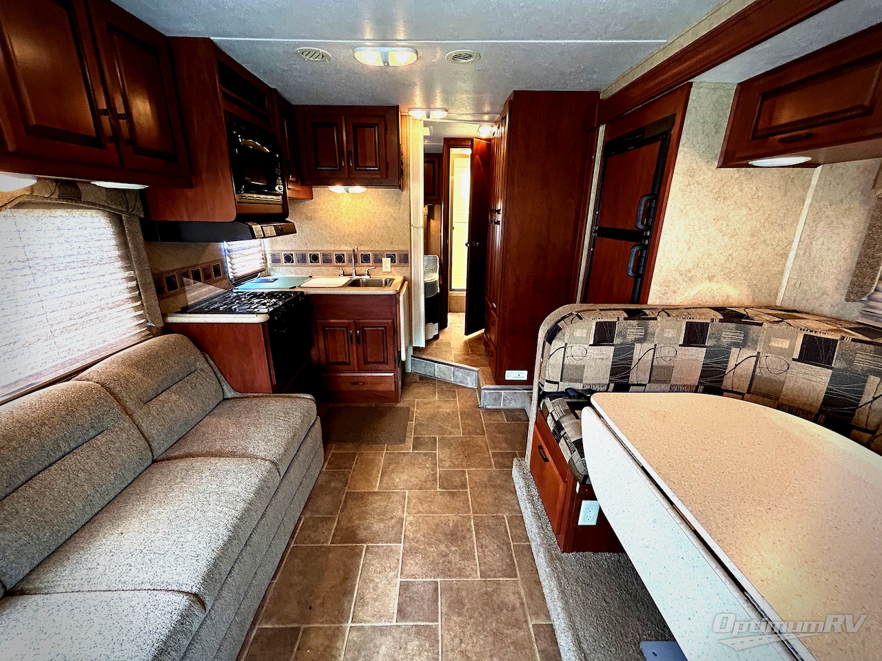 2011 Forest River Sunseeker 2690S Photo 4