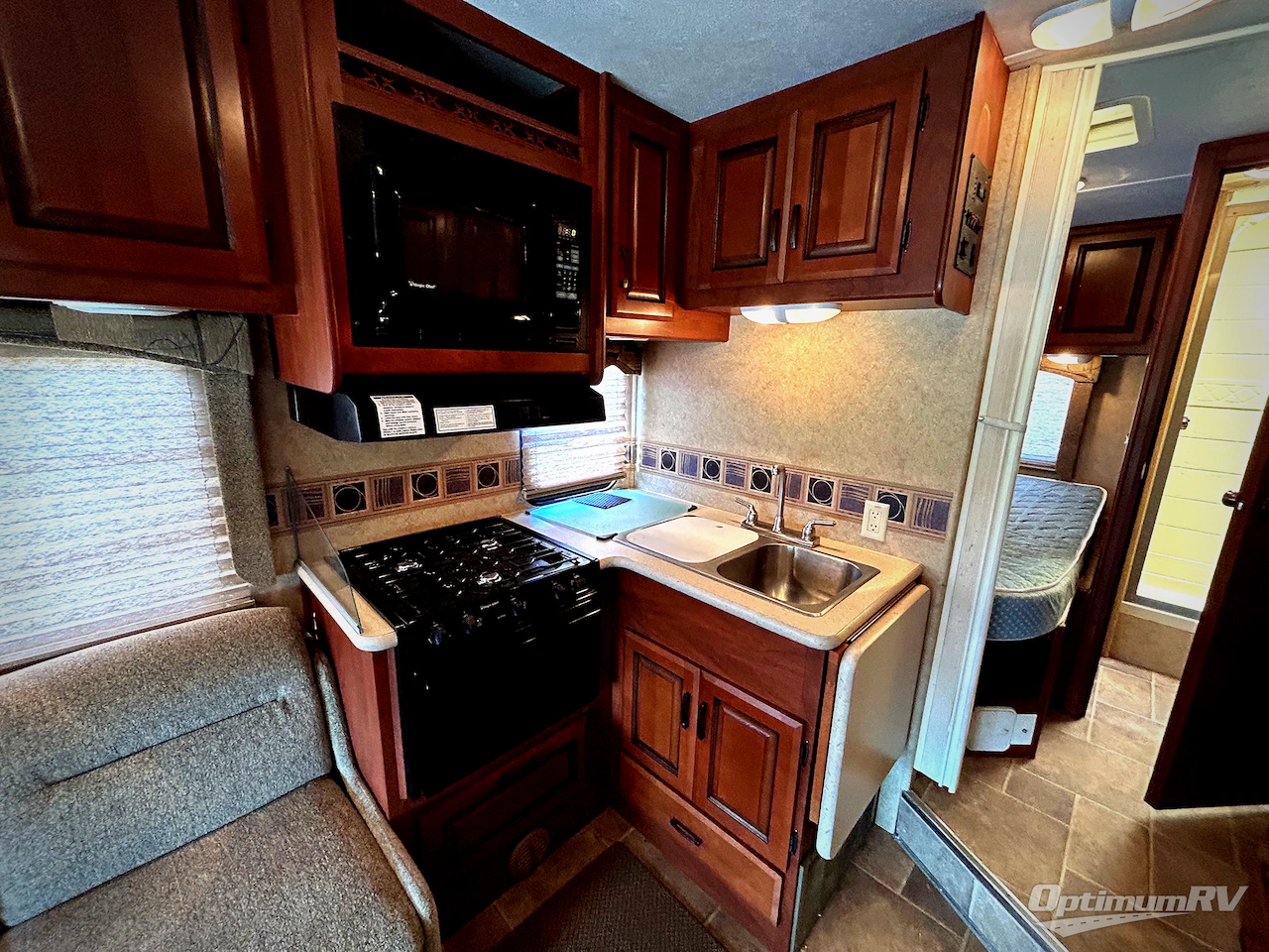 2011 Forest River Sunseeker 2690S Photo 6