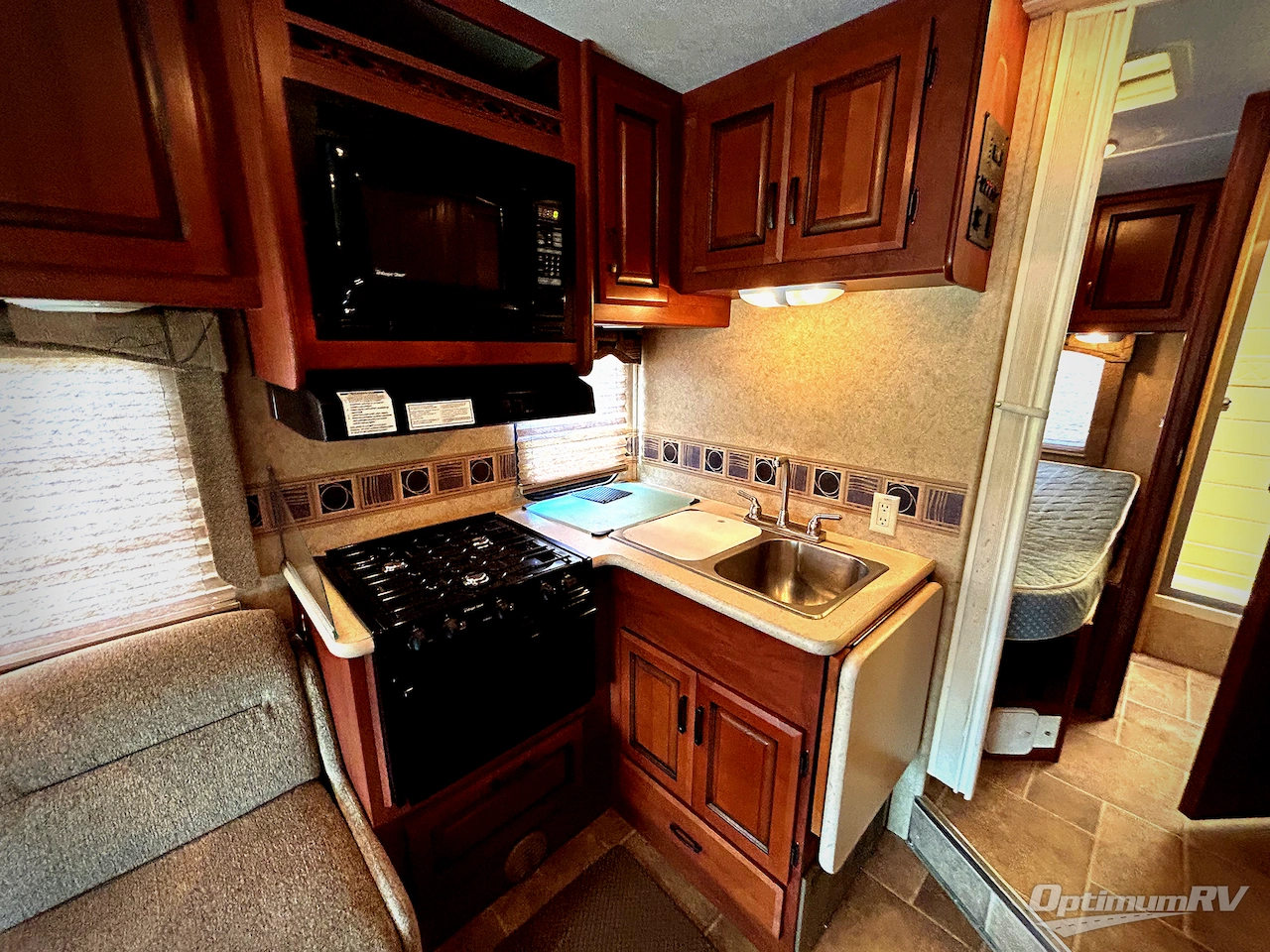 2011 Forest River Sunseeker 2690S Photo 14