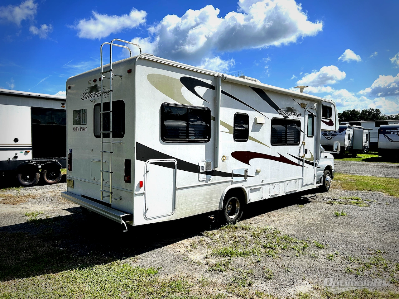 2011 Forest River Sunseeker 2690S Photo 2