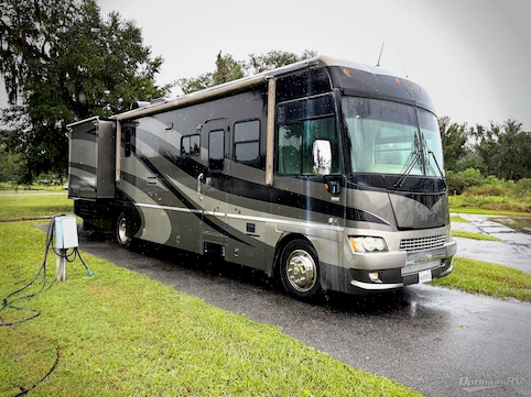 Used 2006 Winnebago Adventurer 37B Featured Photo