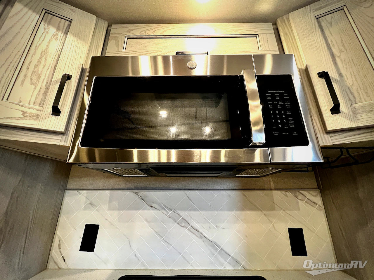 2022 Keystone Montana High Country 295RL Photo 10