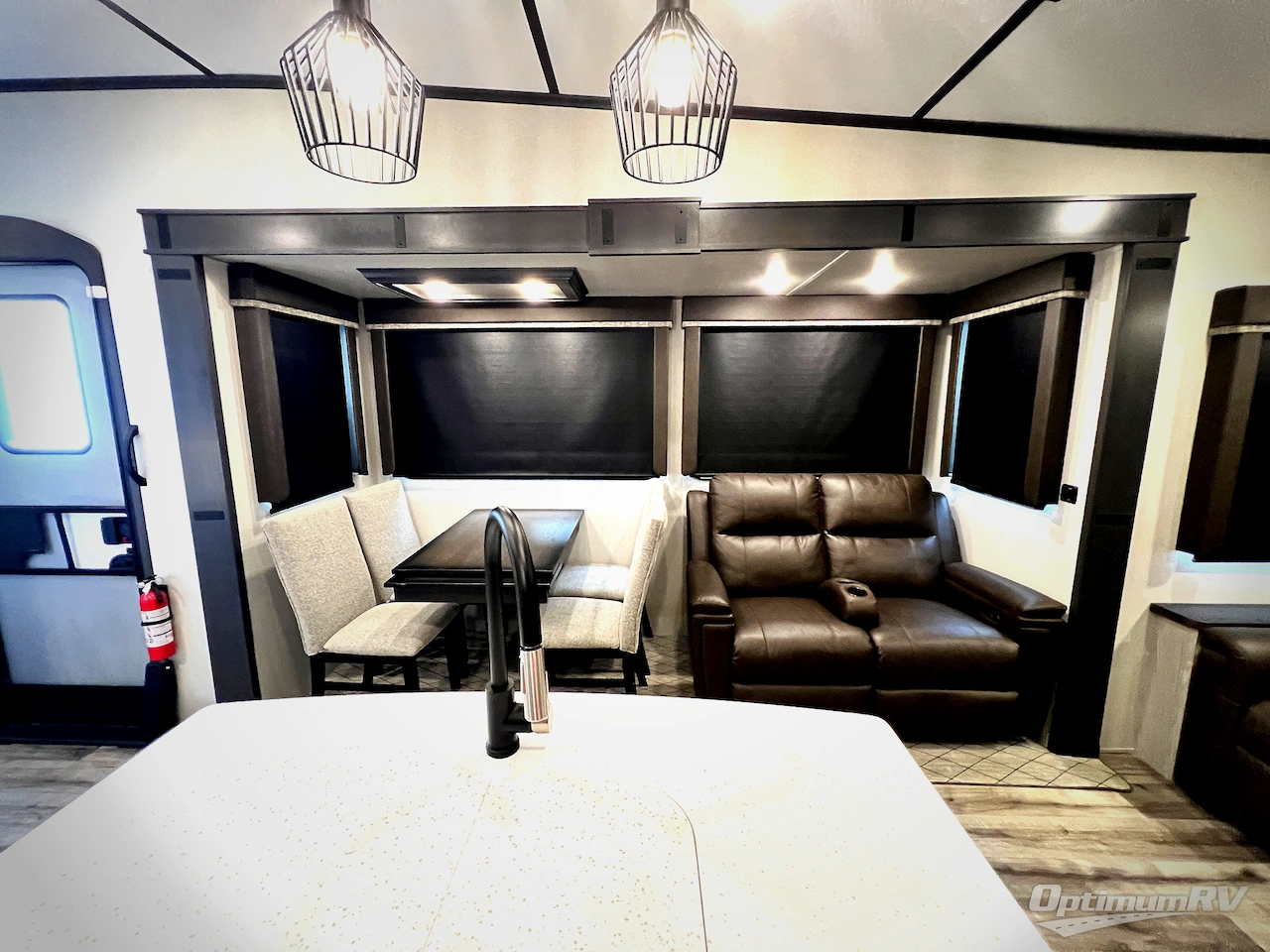 2022 Keystone Montana High Country 295RL Photo 11