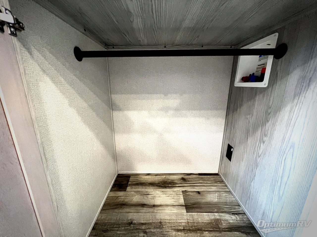 2022 Keystone Montana High Country 295RL Photo 18