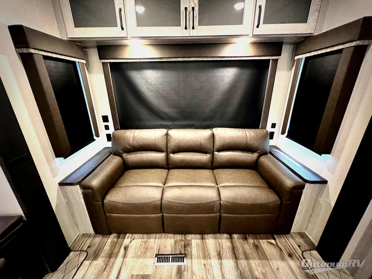 2022 Keystone Montana High Country 295RL Photo 6