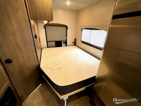 2021 Coachmen Freelander 22XG Chevy 4500 RV Photo 4