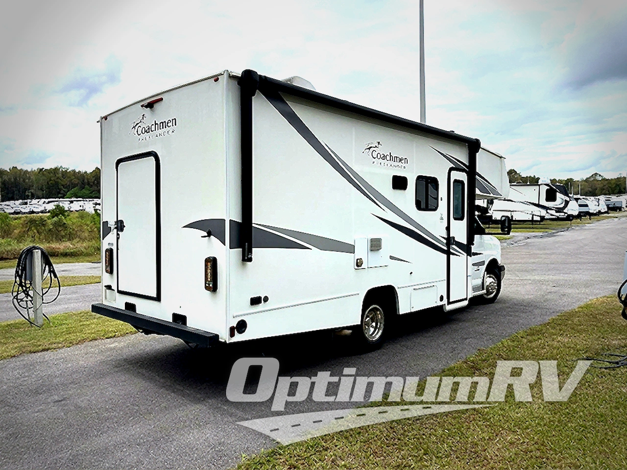 2021 Coachmen Freelander 22XG Chevy 4500 Photo 2