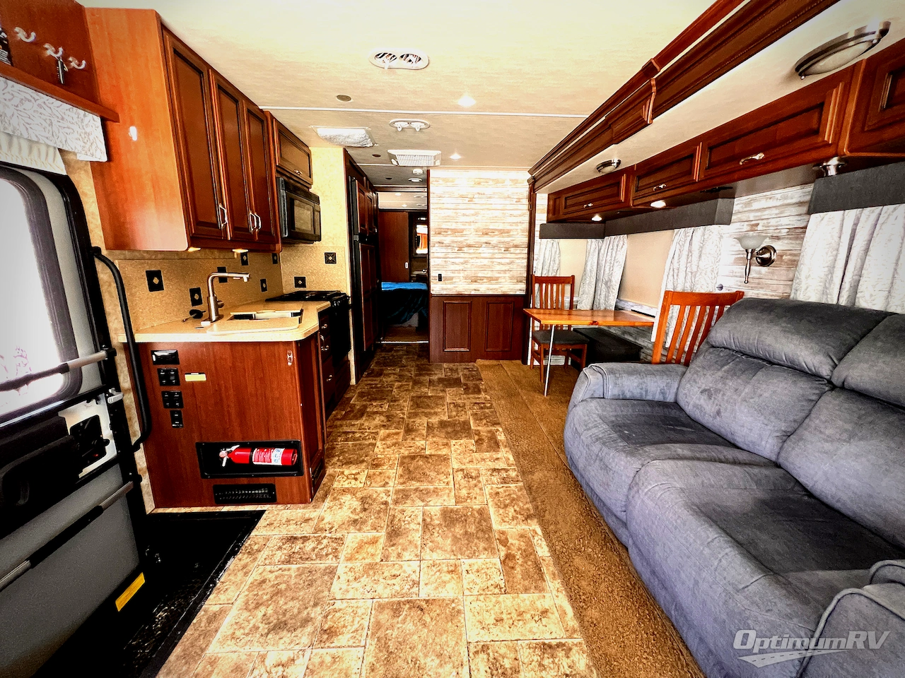 2013 Fleetwood Bounder 36E Photo 5