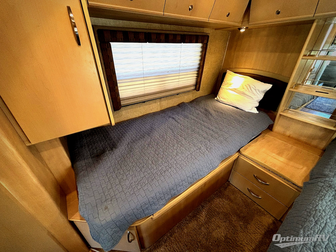 2013 Leisure Travel Unity U24TB Photo 15