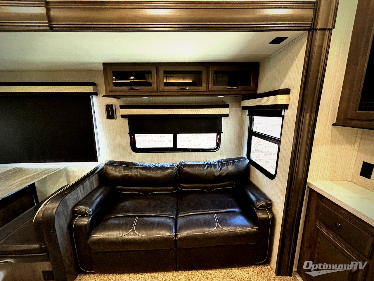 2021 Forest River Sandpiper 383RBLOK Photo 8