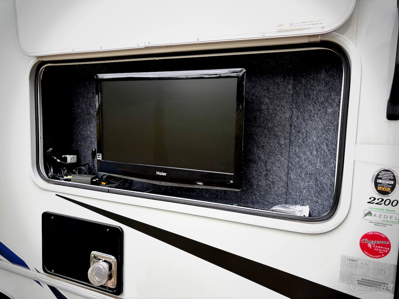 2019 Coachmen Prism 2200FS Photo 17