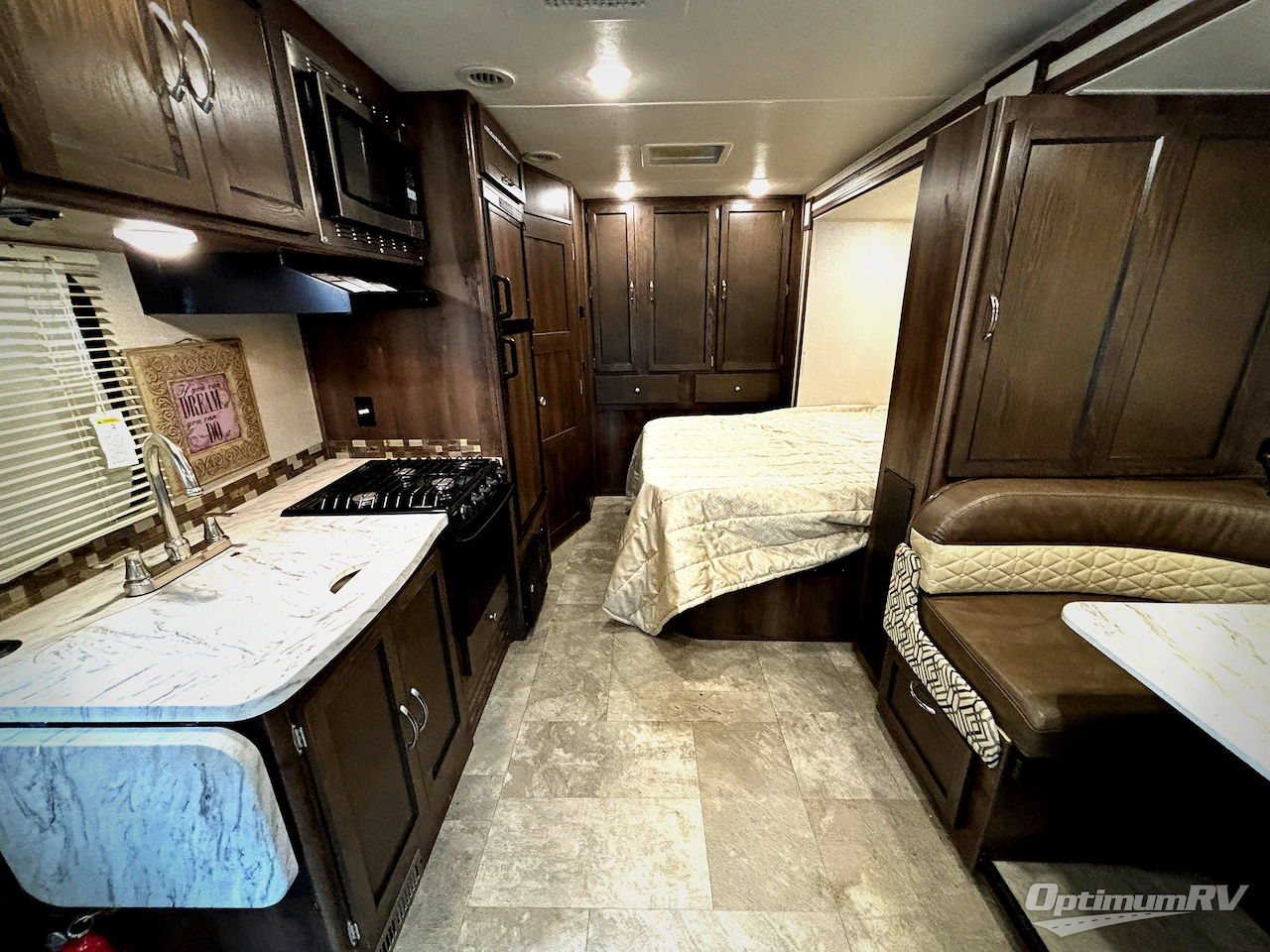 2019 Coachmen Prism 2200FS Photo 4