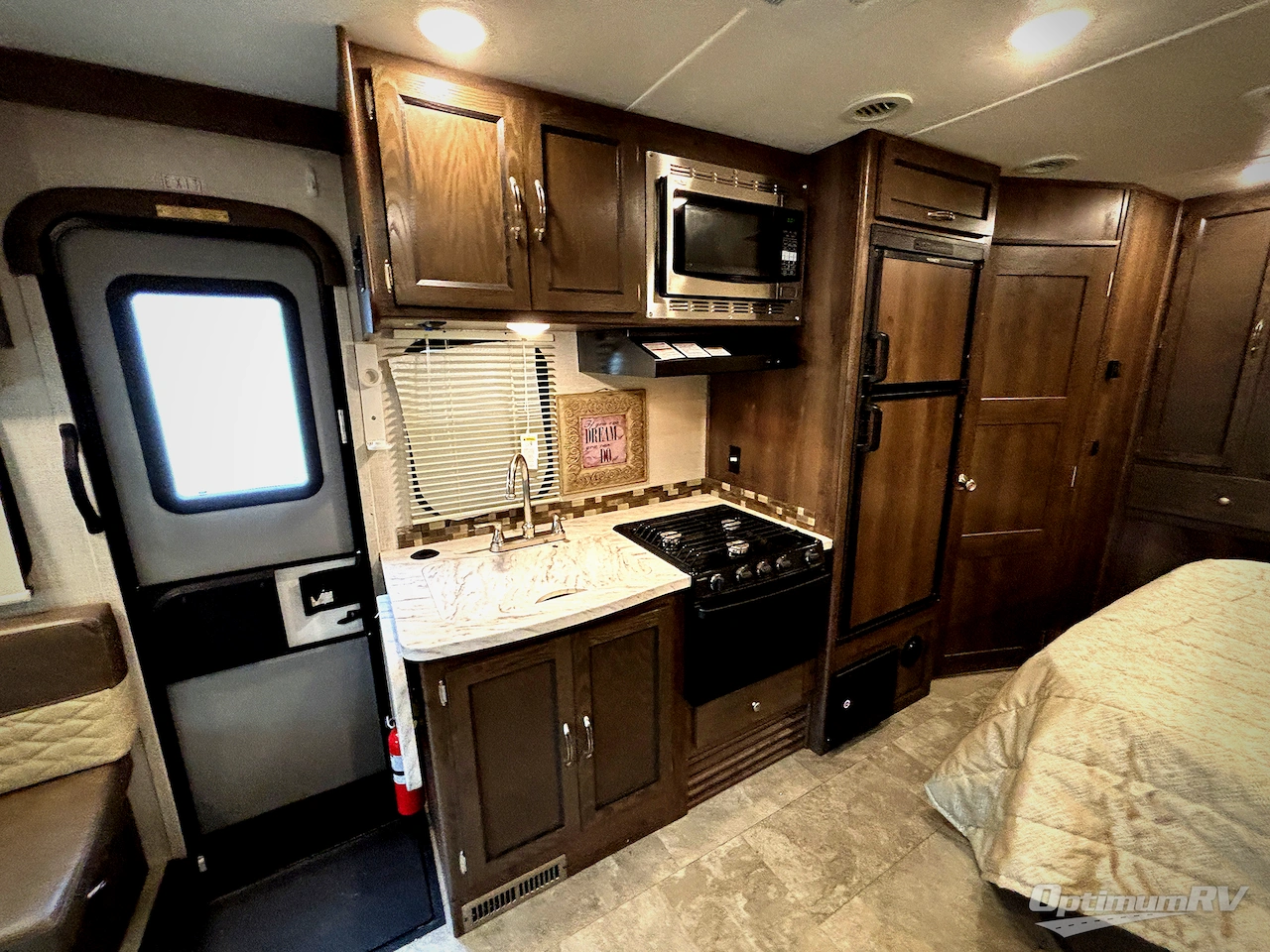 2019 Coachmen Prism 2200FS Photo 10