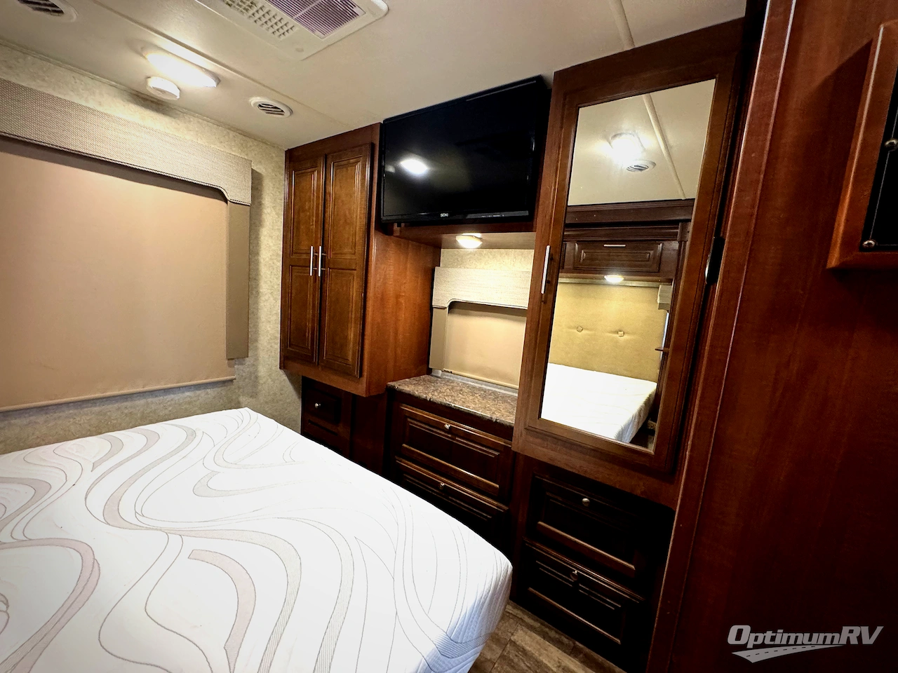 2017 Forest River Georgetown 328TS Photo 21