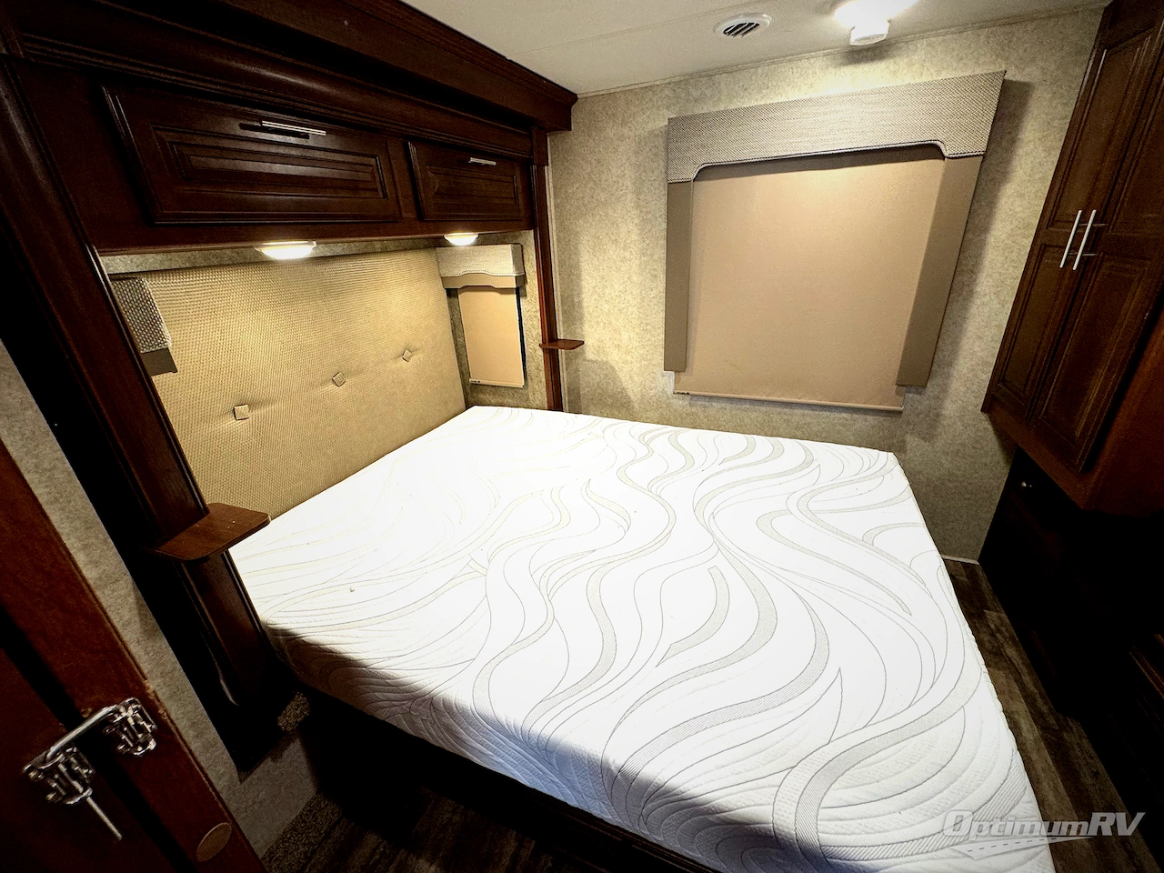 2017 Forest River Georgetown 328TS Photo 20