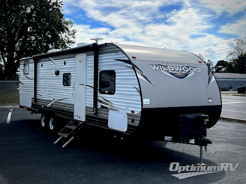 Used 2019 Forest River Wildwood X-Lite 282QBXL Featured Photo