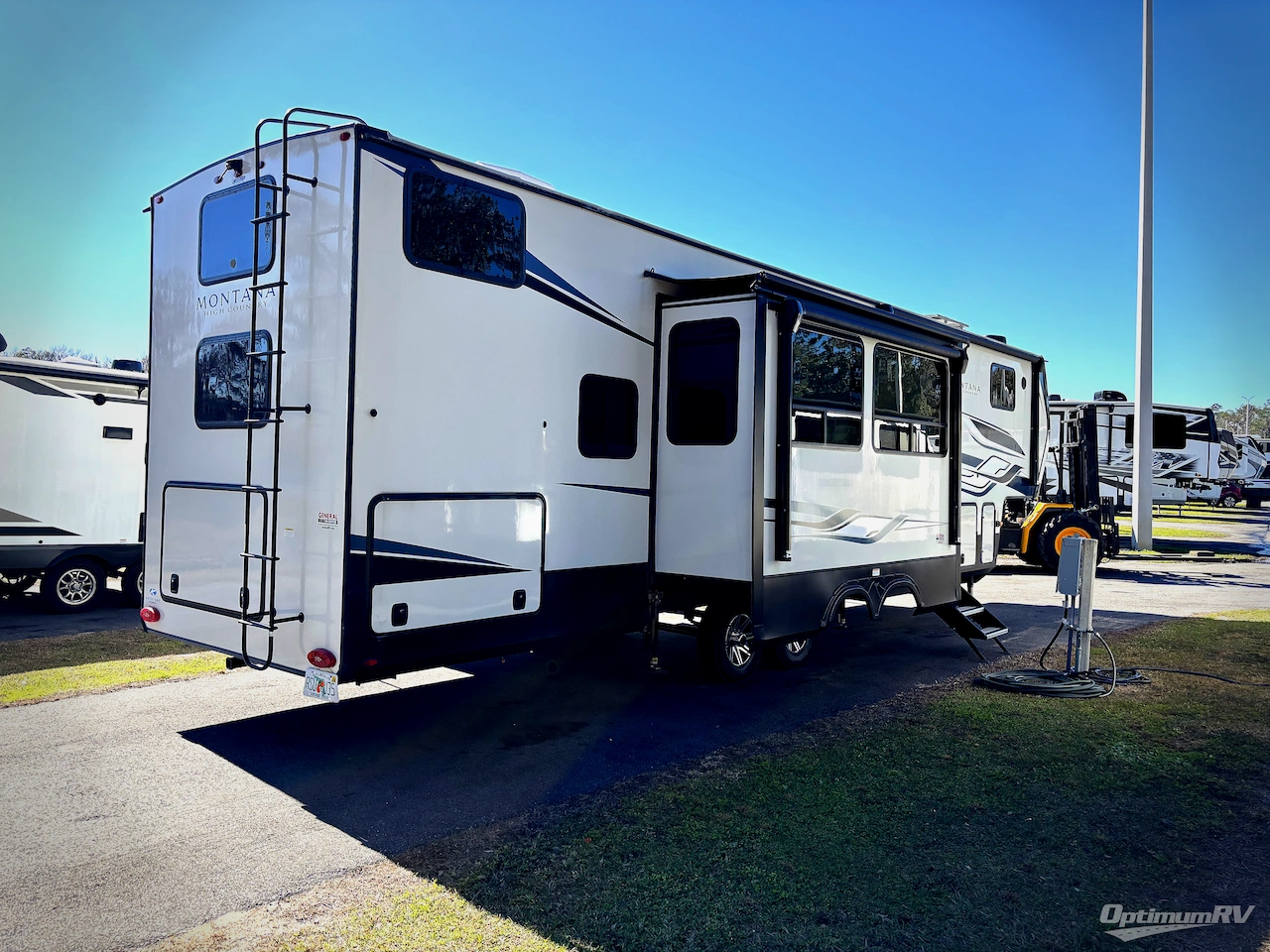 2023 Keystone Montana High Country 351BH Photo 2