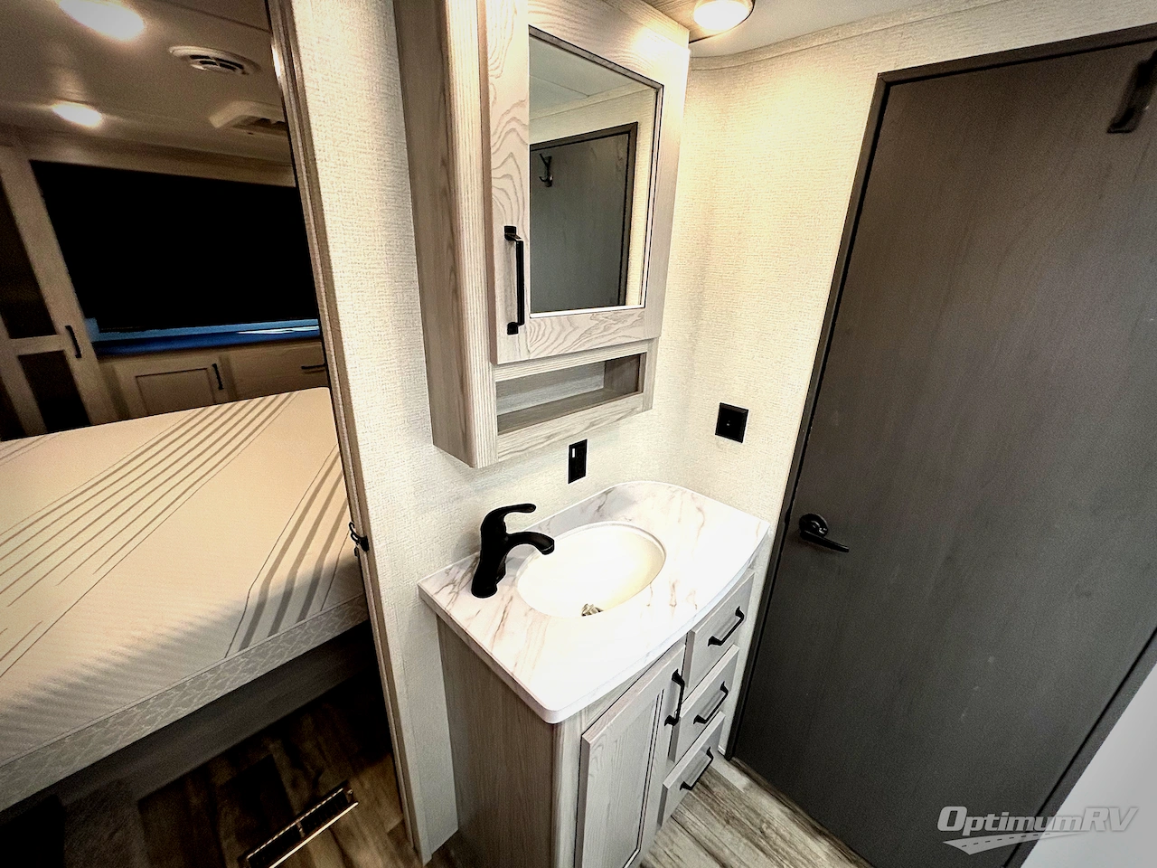 2023 Keystone Montana High Country 351BH Photo 13