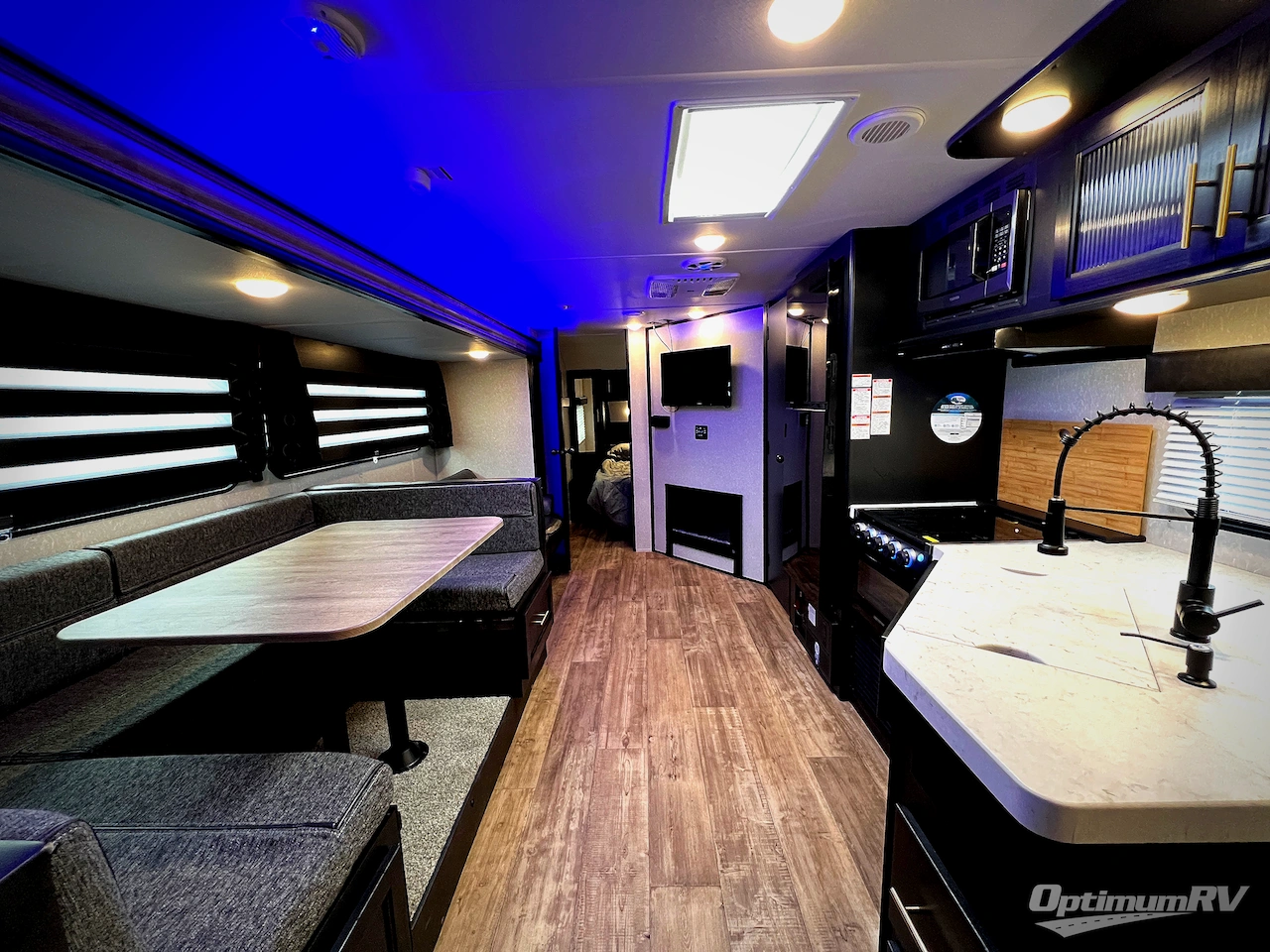 2022 Forest River Cherokee Grey Wolf 27DBH Photo 4