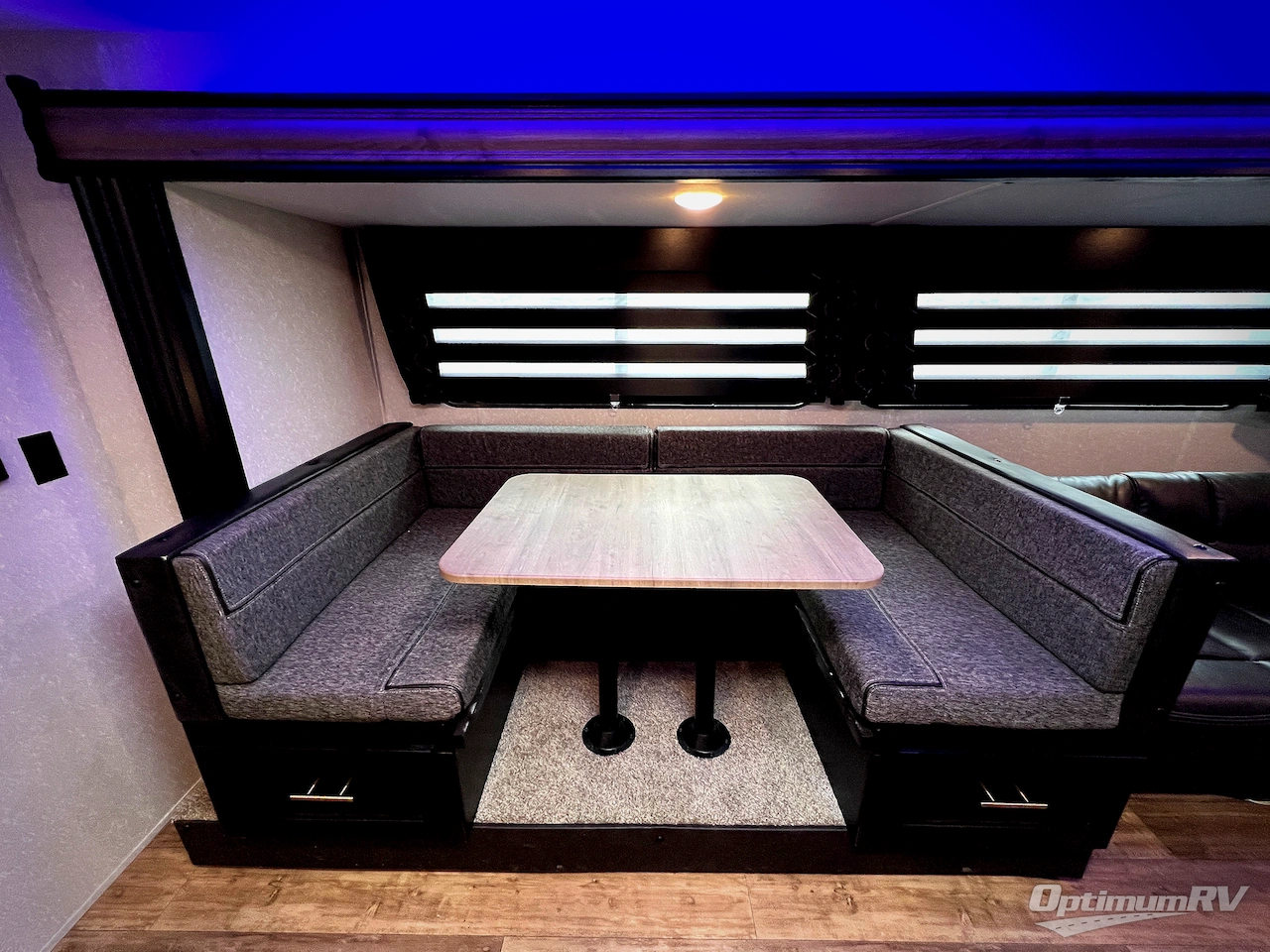 2022 Forest River Cherokee Grey Wolf 27DBH Photo 6