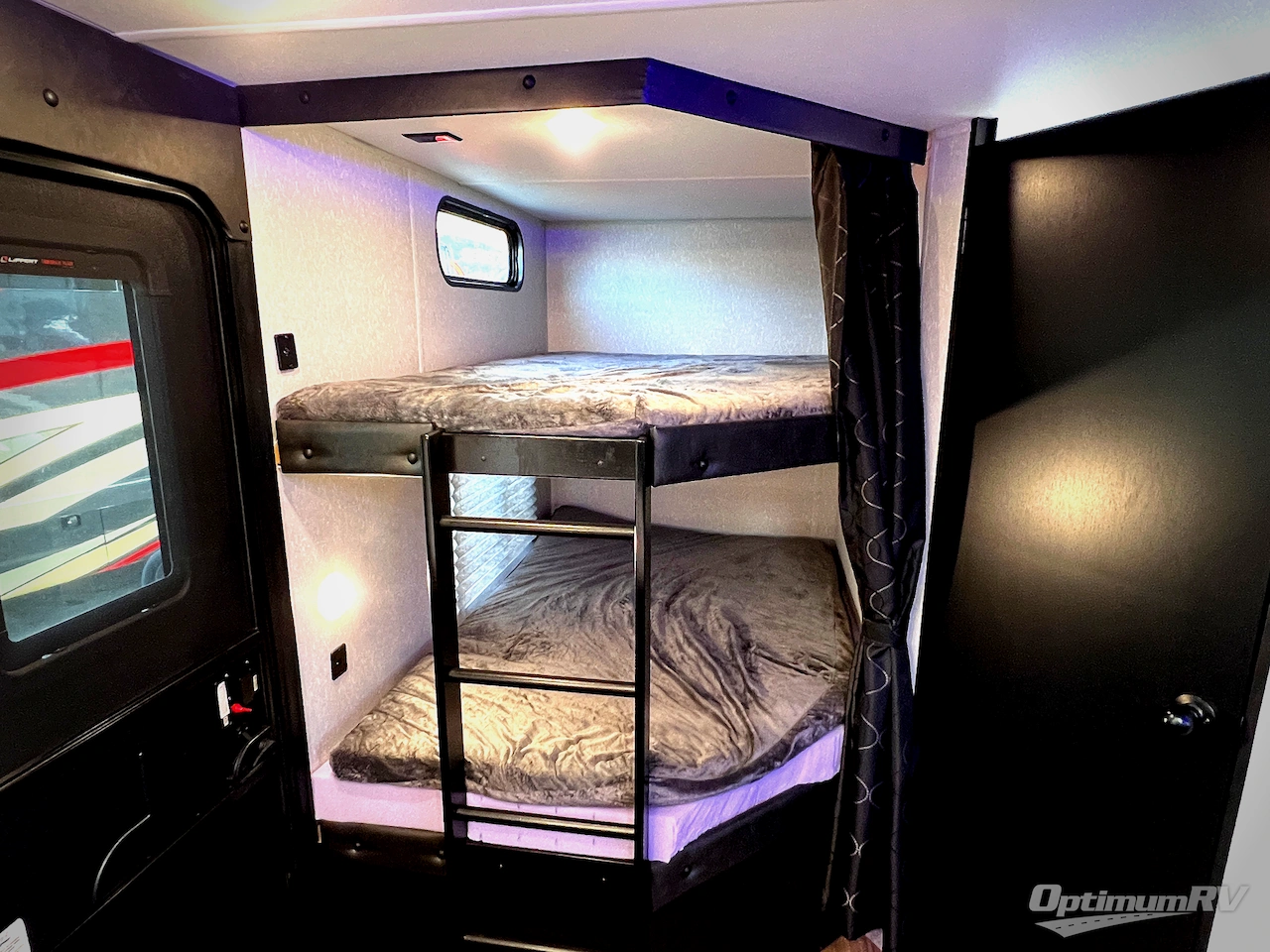 2022 Forest River Cherokee Grey Wolf 27DBH Photo 18