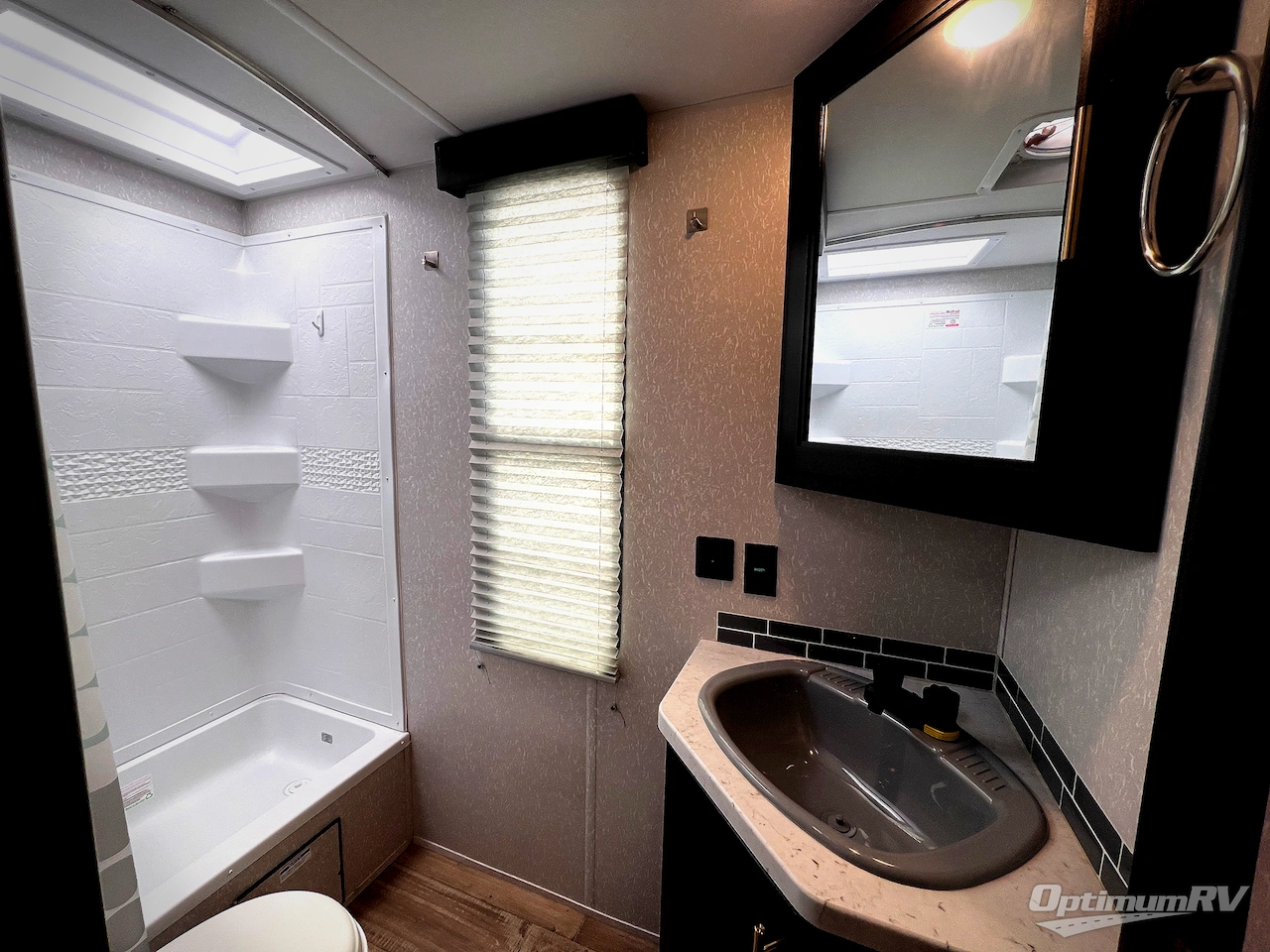 2022 Forest River Cherokee Grey Wolf 27DBH Photo 35