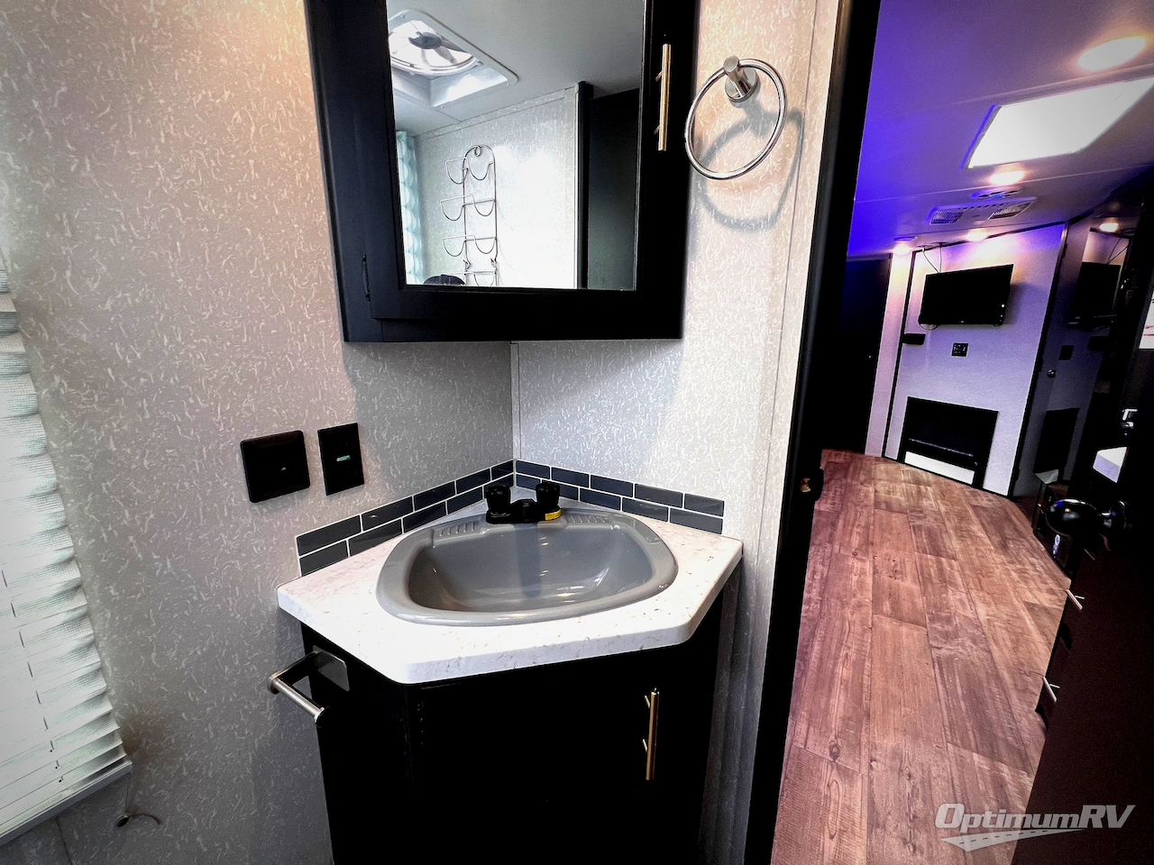 2022 Forest River Cherokee Grey Wolf 27DBH Photo 36