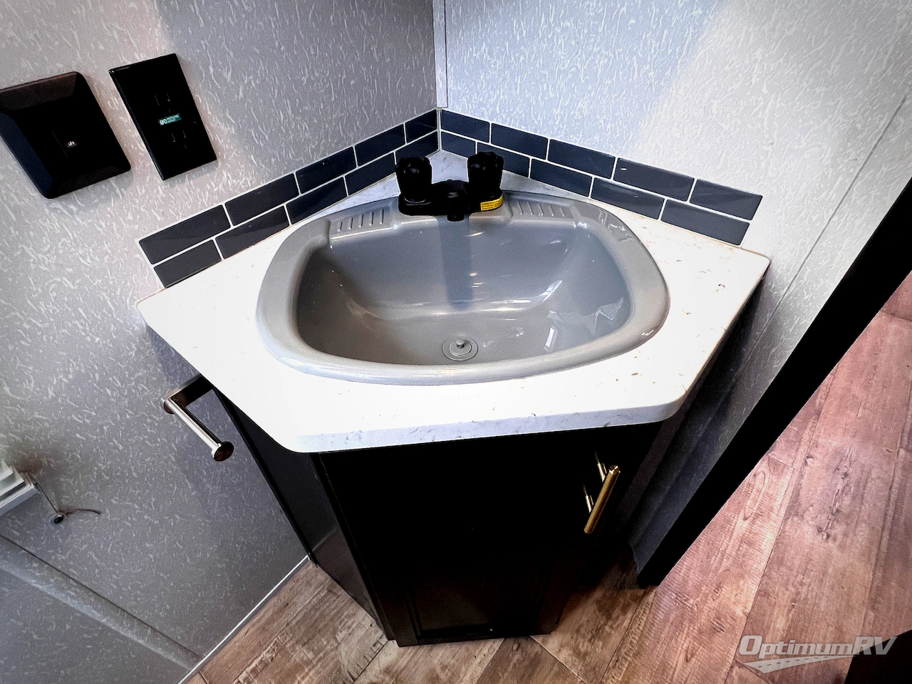 2022 Forest River Cherokee Grey Wolf 27DBH Photo 37