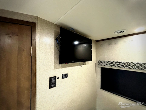 2022 Dynamax isata 3 24FW RV Photo 4