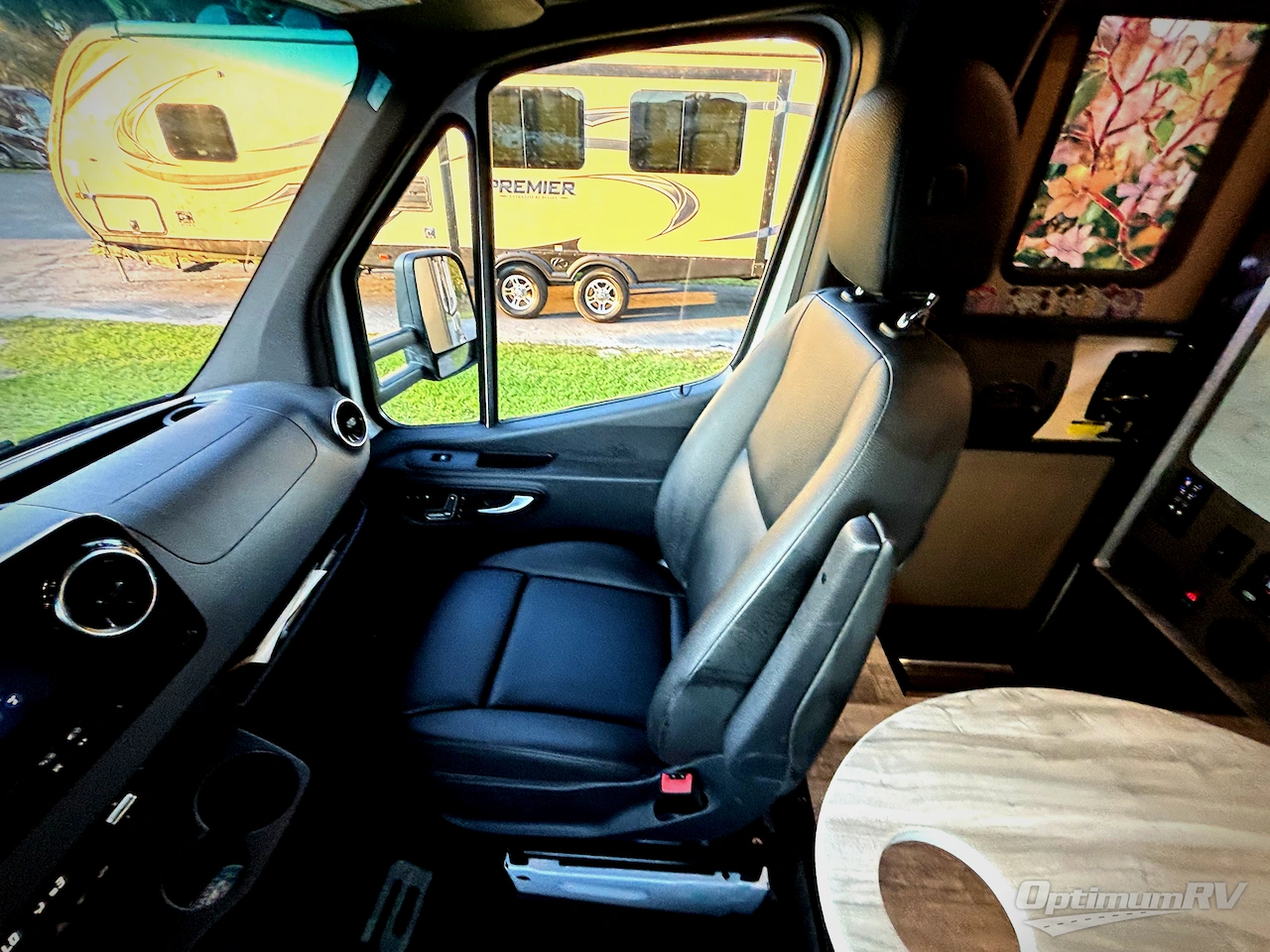 2022 Dynamax isata 3 24FW Photo 9